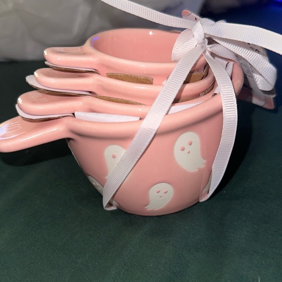 The Bake Shop Halloween Measuring Cups pink Ghost NWT👻👻👻 - Picture 1 of 5